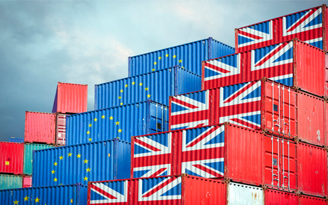 W jaki sposób odprawa celna spowodowana Brexitem wpłynęła na europejski transport do i z Wielkiej Brytanii?